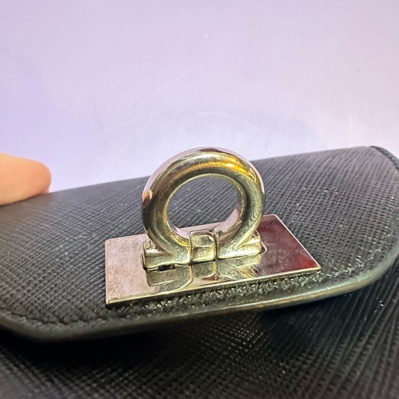 Black Salvatore Ferragamo Nero Pebble Calf Square Wallet - Picture 7 of 12